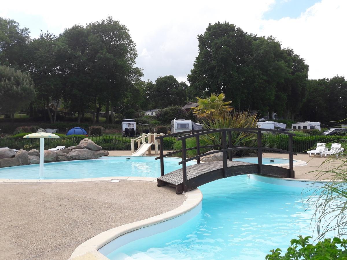 Camping Le Balcon De La Baie Saint-Marcan Exterior foto
